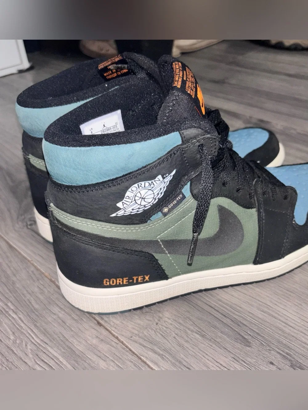 Jordan Men's Air Jordan 1 High in Teal/Olive/Black